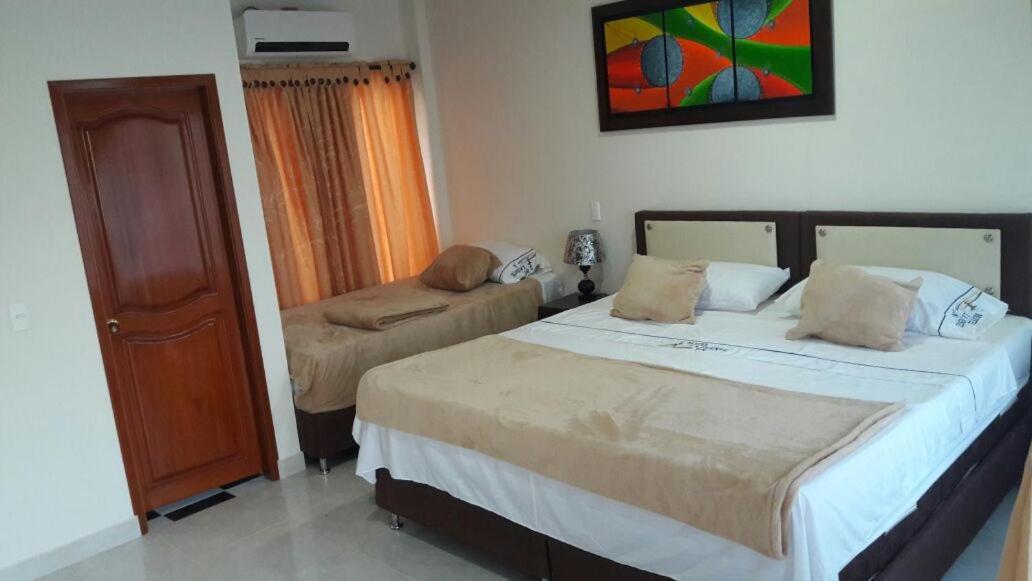 Hotel La Fuente J.N La Macarena ภายนอก รูปภาพ