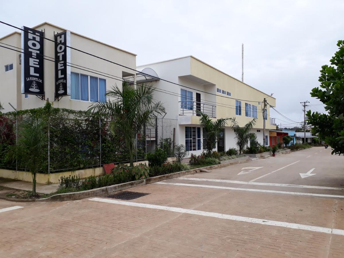 Hotel La Fuente J.N La Macarena ภายนอก รูปภาพ